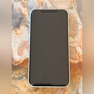 Apple iPhone XR 64 GB in White - Unlocked and Excellent Conditon